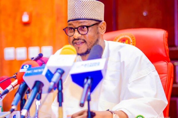 Gwamnan Jihar Katsina Umaru Dikko Raɗa Ya Gargaɗi Tsofaffin Tubabbun ‘Yan Bindiga