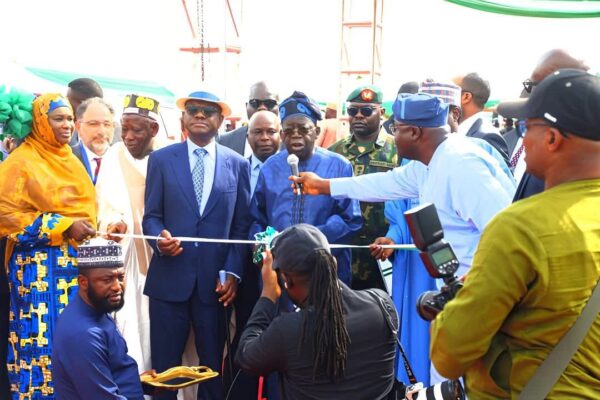 Gwamnatin Shugaba Tinubu Ta Gina Akalla Tituna Da Nisan Su Yakai Kilomita 150 A Garuruwan Wajen Gari Dake Abuja, inji Wike